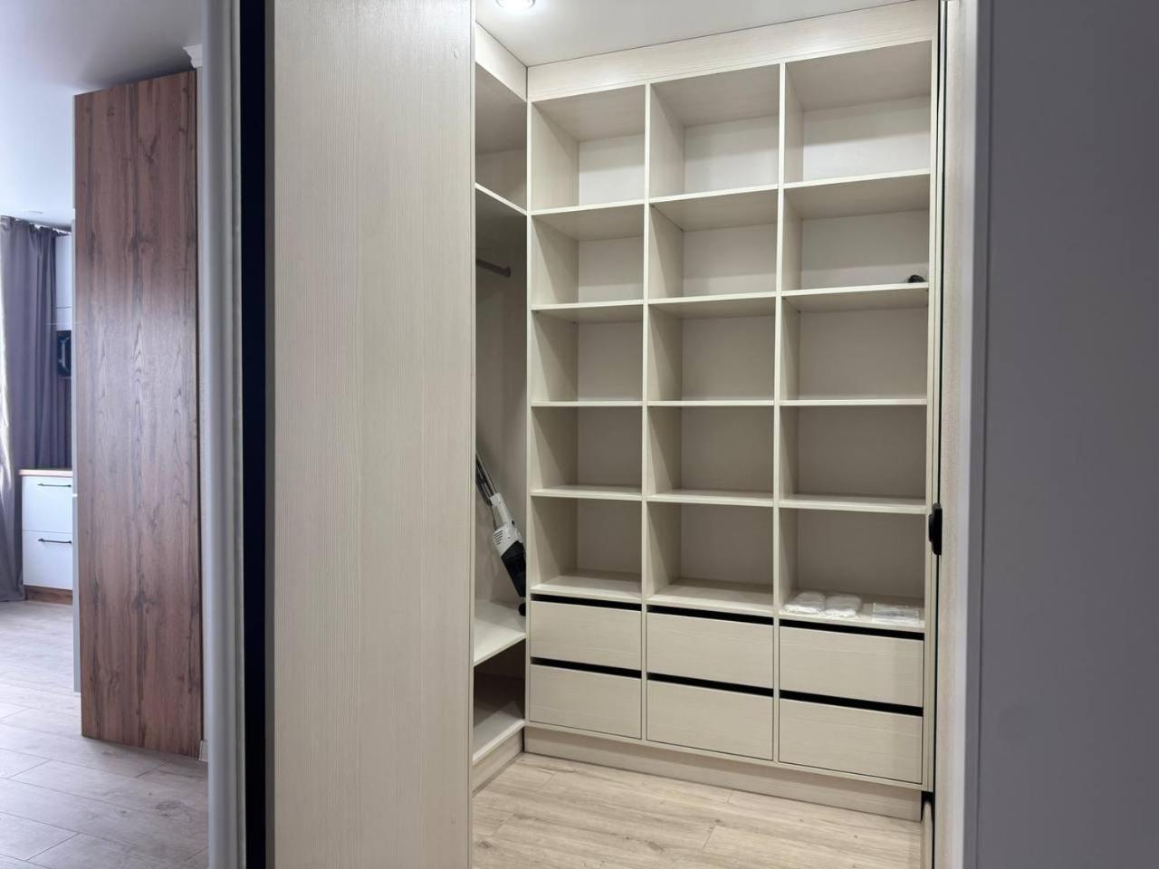 Seven City Apartments Semey Buitenkant foto