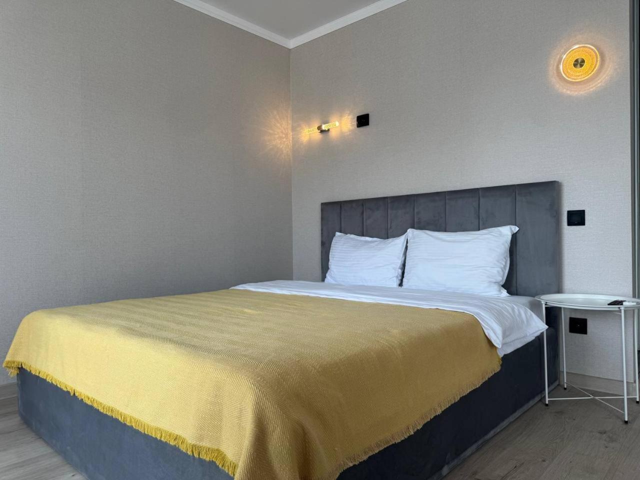 Seven City Apartments Semey Buitenkant foto