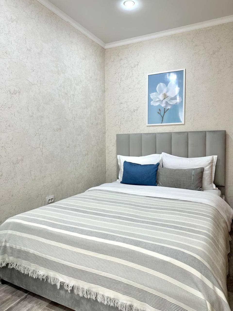 Seven City Apartments Semey Buitenkant foto