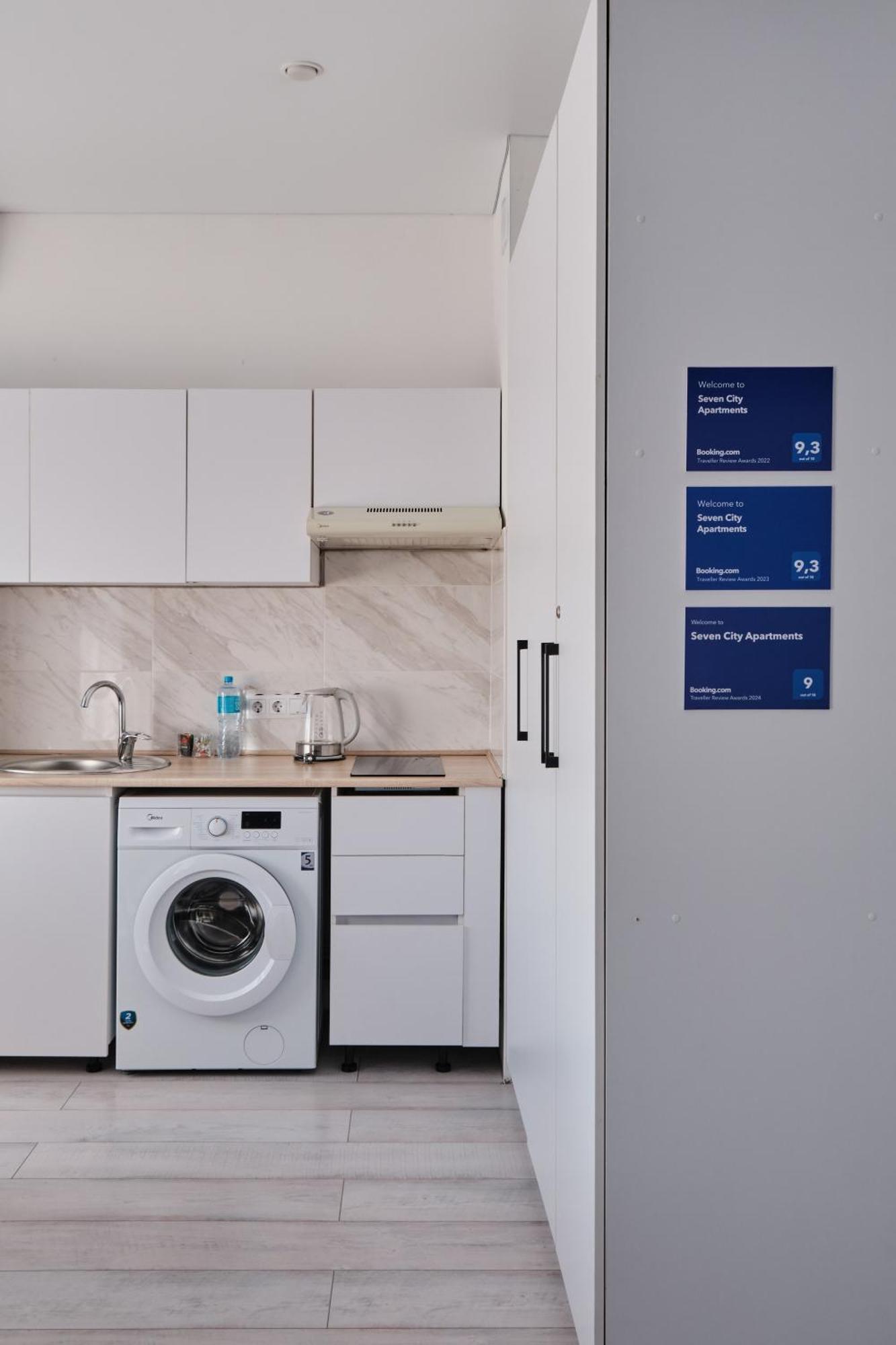 Seven City Apartments Semey Buitenkant foto