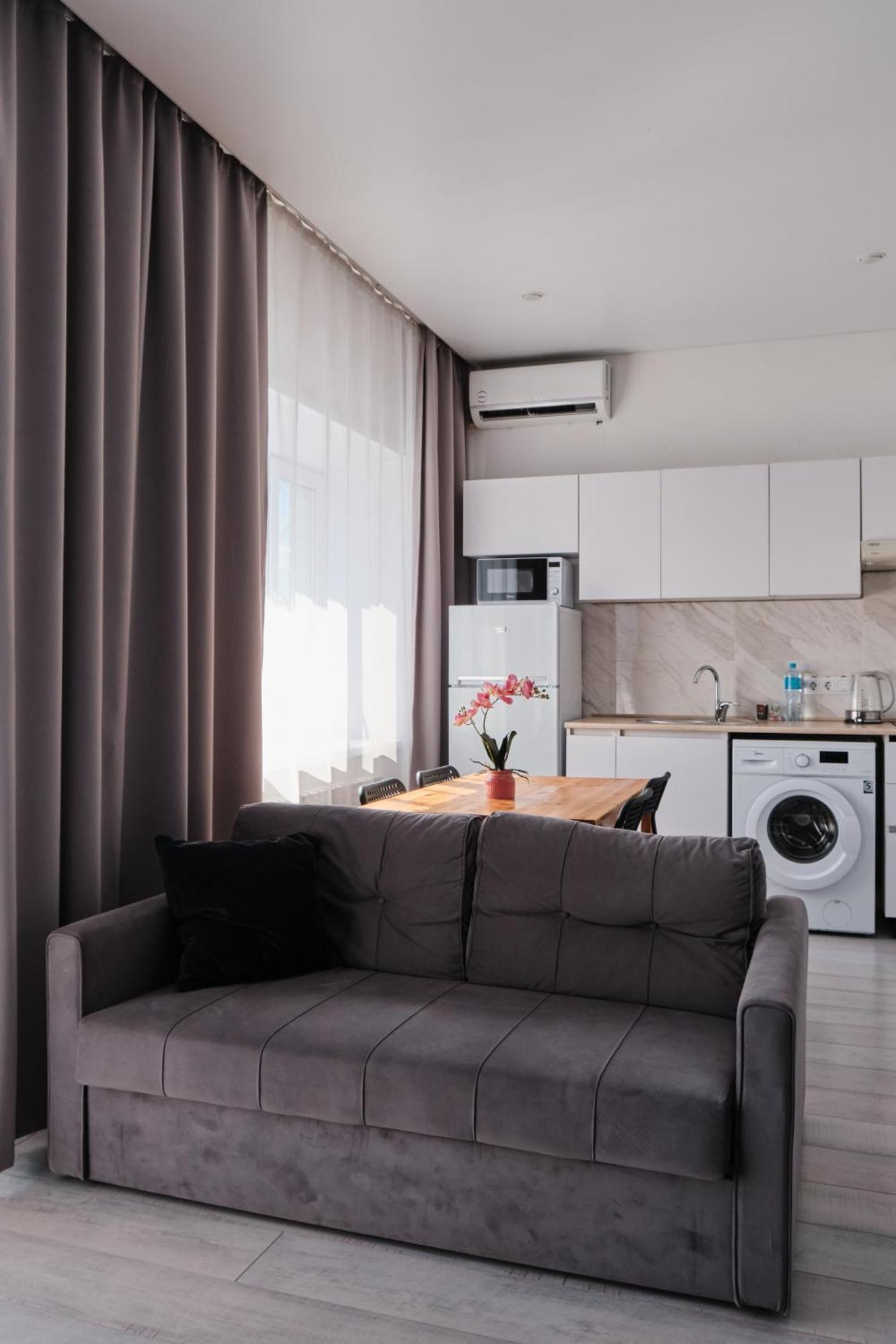 Seven City Apartments Semey Buitenkant foto