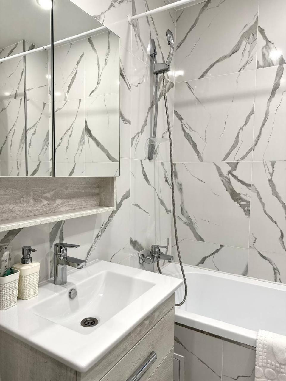 Seven City Apartments Semey Buitenkant foto